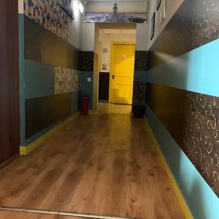Rix Hostel Vandrarhem *